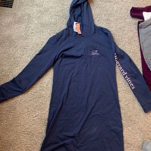 Vineyard vines navy blue dress!